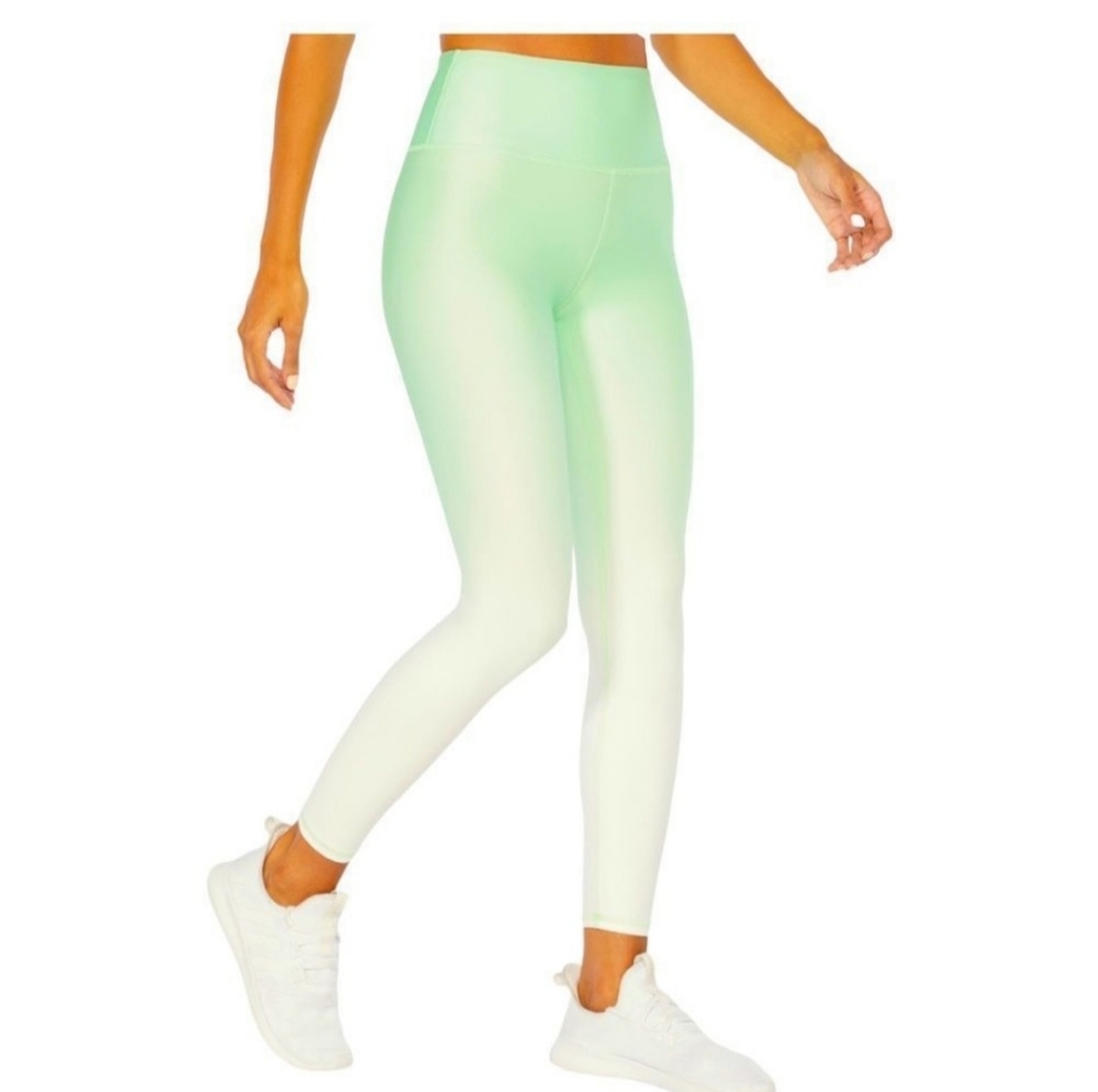 Ellie Lotus Ombre Leggings In Green Ash